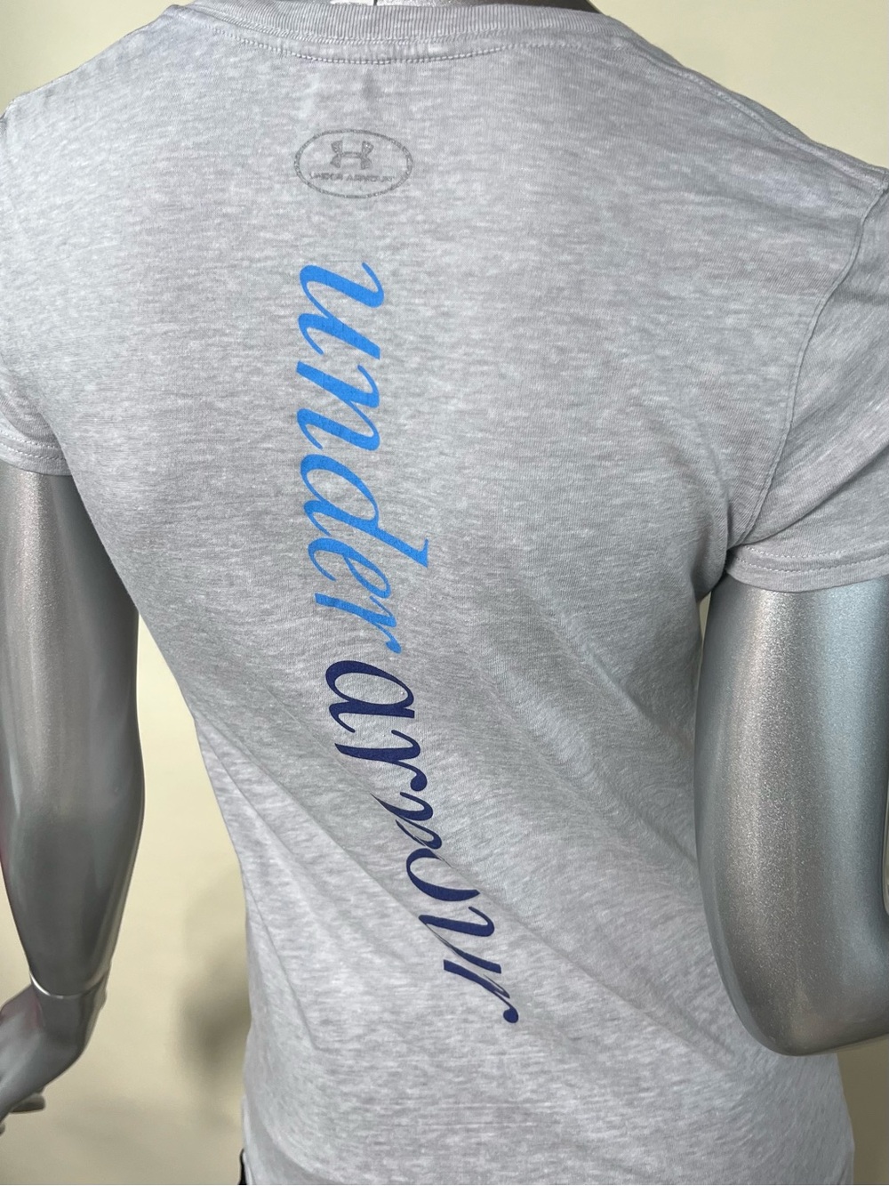 Under Armour Women’s Small Light Grey Thin V Neck T Shirt Heat Gear - Picture 12 of 16